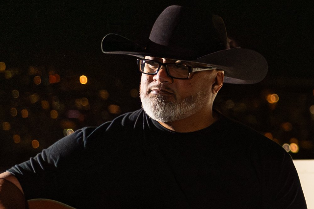 Taulia Lave: Unplugged